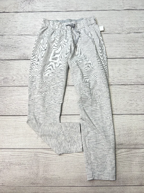 Weather-resistant pants for unpredictable climate needs -Athletic Pants By Lululemon In Grey, Size: S