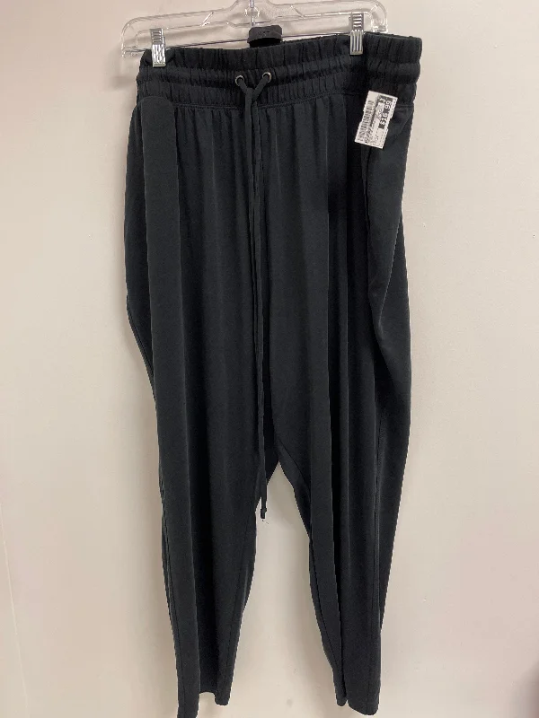 Soft pajama pants for ultimate bedtime comfort -Athletic Pants By Fabletics In Black, Size: 2x