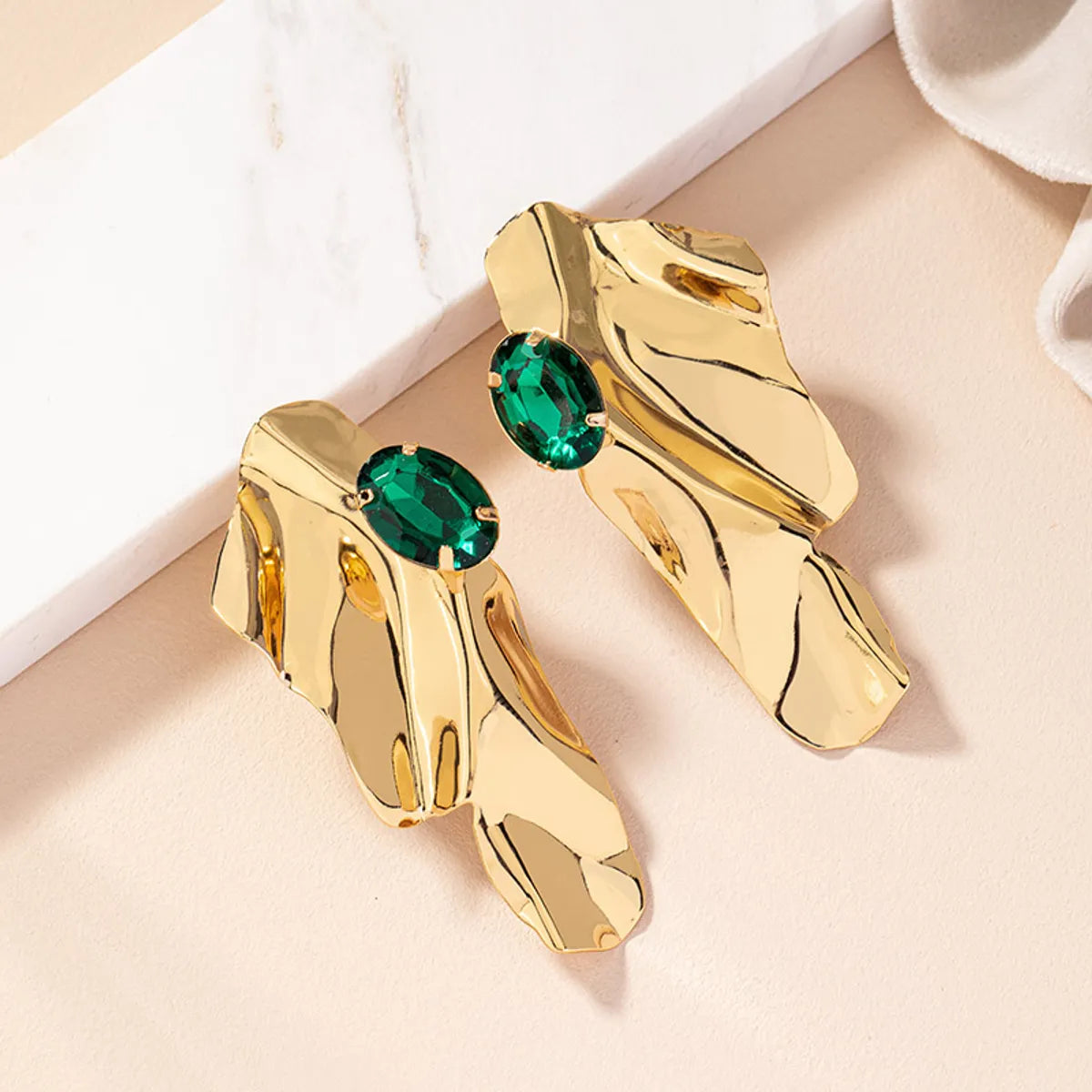 Best hoop earrings with satin ribbons for a soft, feminine appearance-Thick hoop earrings-1 Pair Nordic Style Retro Exaggerated Irregular Geometric Plating Alloy Gem Gold Plated Ear Studs