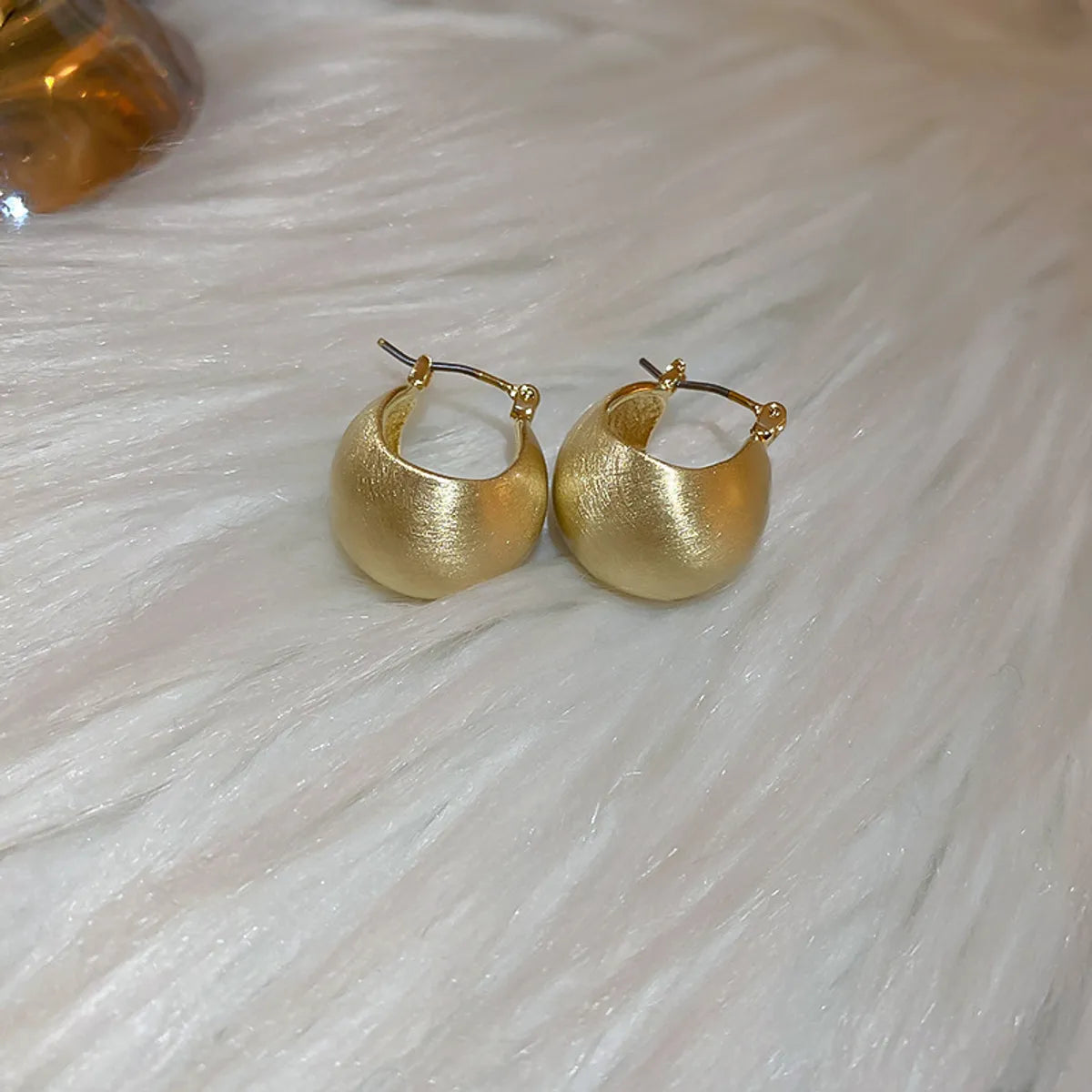 37# Ear Clip-Golden Beanie