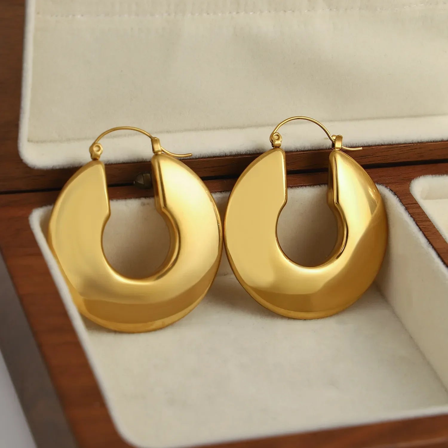 Best hoop earrings with smooth ceramic finishes for a polished, clean style-Hoop earrings for anniversaries-JuliaFashion-Gold Color Chunky Hoop Earrings